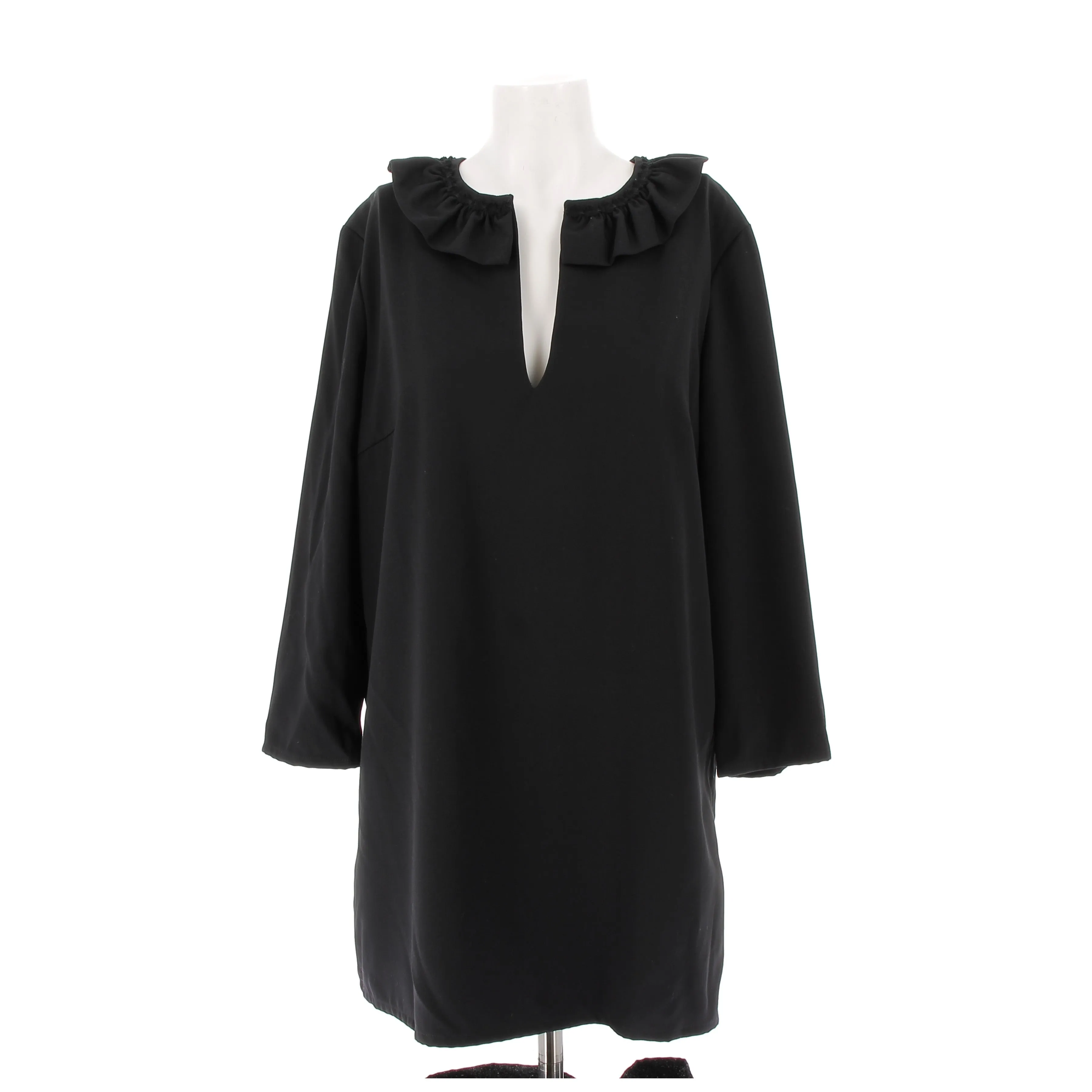 Blouse noire à col volanté