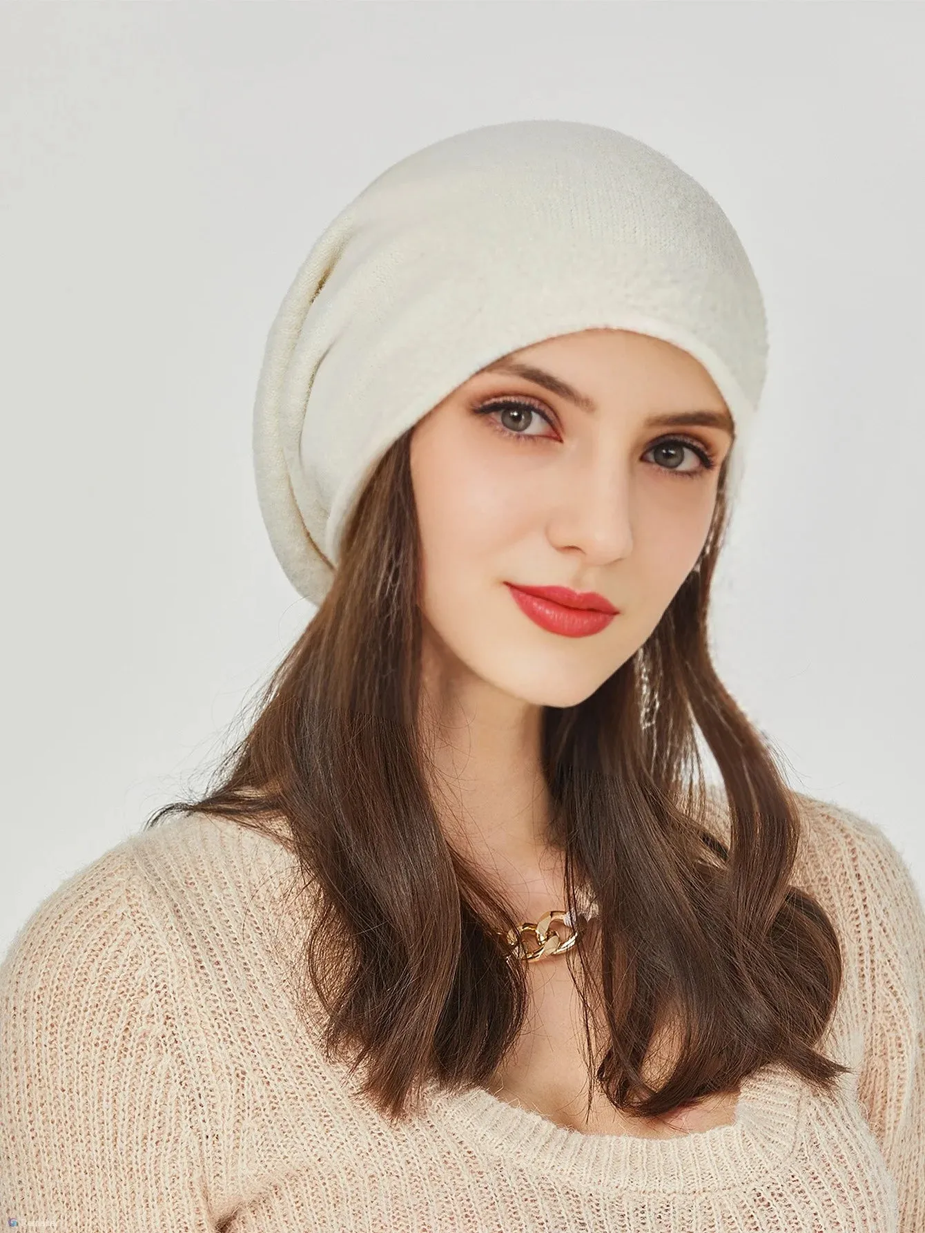 Bonnet en laine avec sertissage pour femme