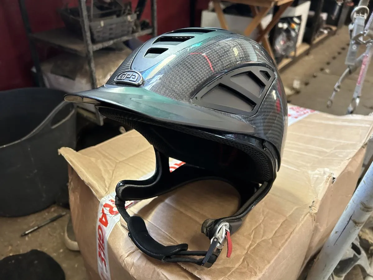 Casque GPA concept 4s Full Carbone