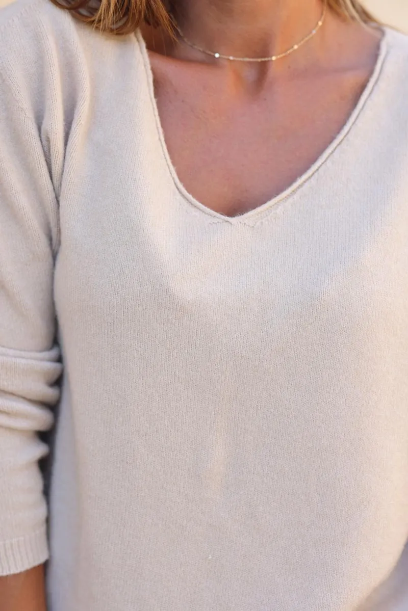 Pull basique beige col V