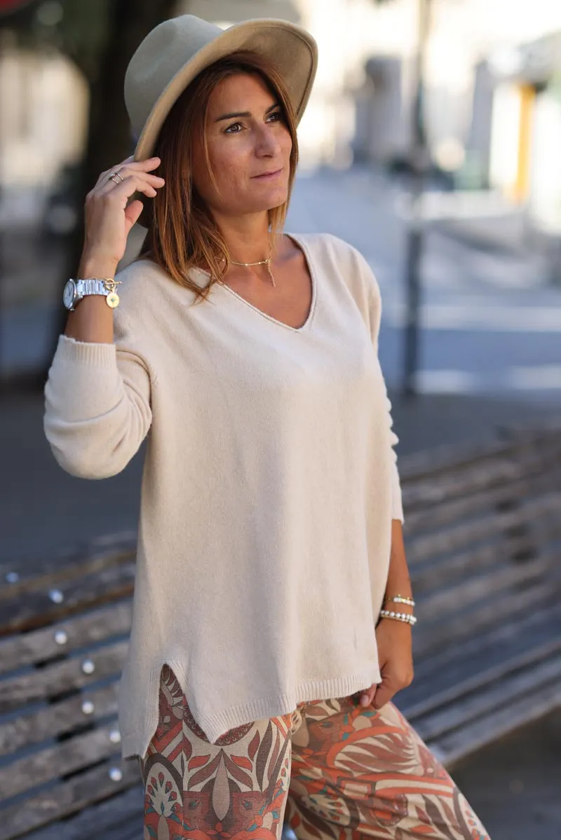Pull basique beige col V