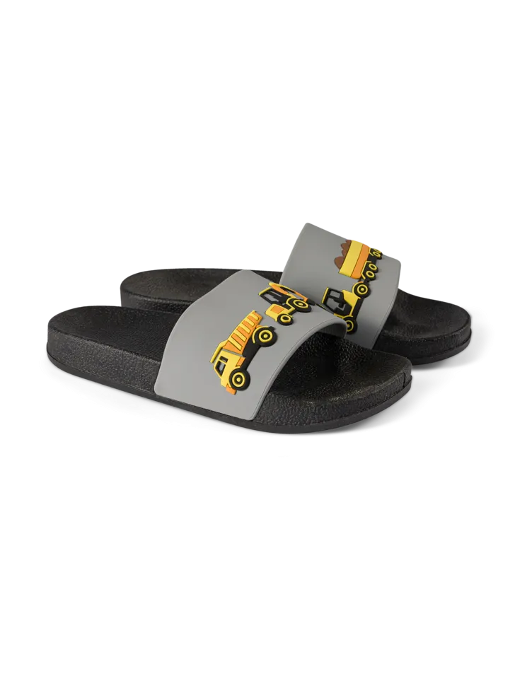 Sandales rigolotes pour enfants En cours de construction
